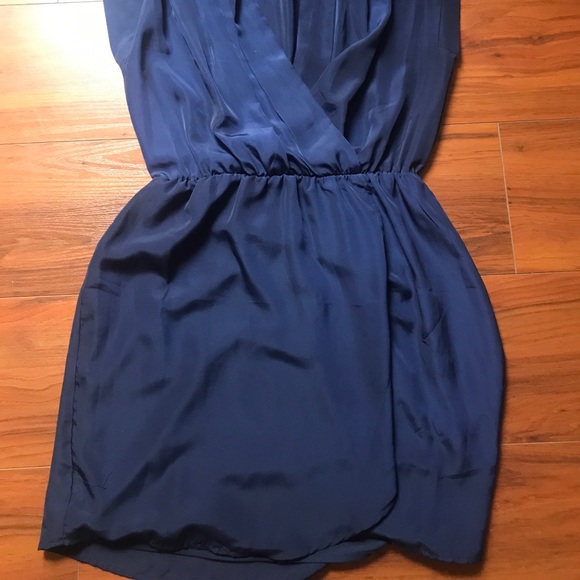 Dress - Picture 4 of 4